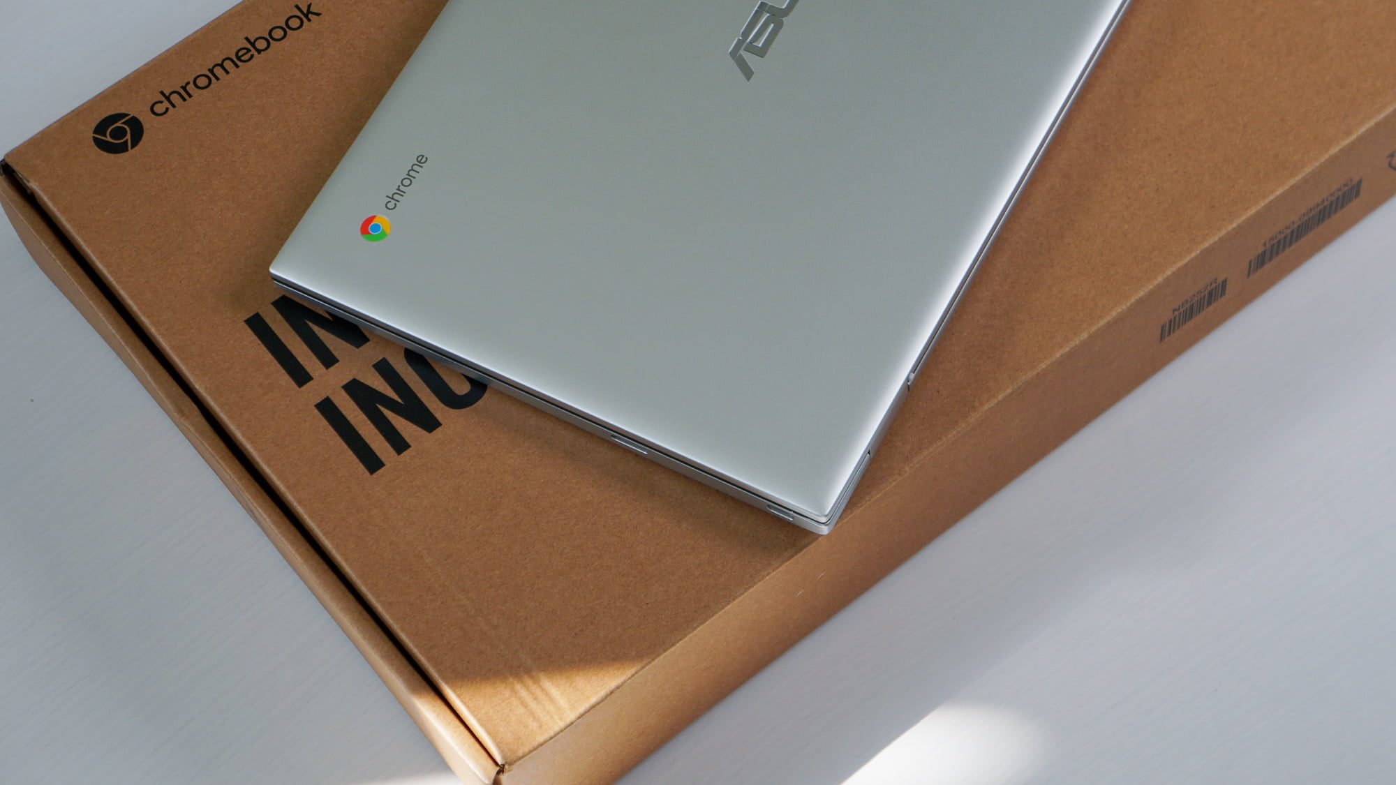 ASUS Chromebook C425 Unboxing and HandsOn [VIDEO]