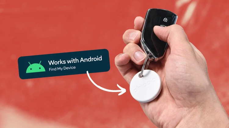 Chipolo ONE Point in hand with keys