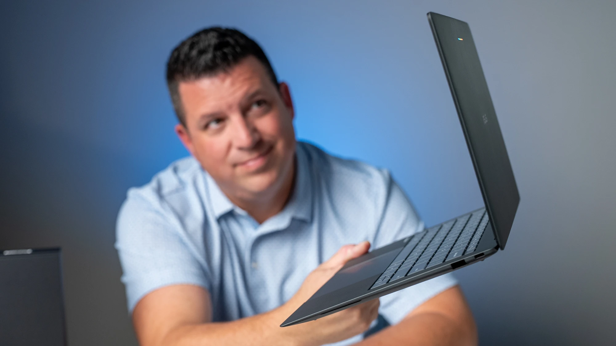 ASUS Googlebook 14 unboxing: a rigid 2-pound laptop that impresses all around