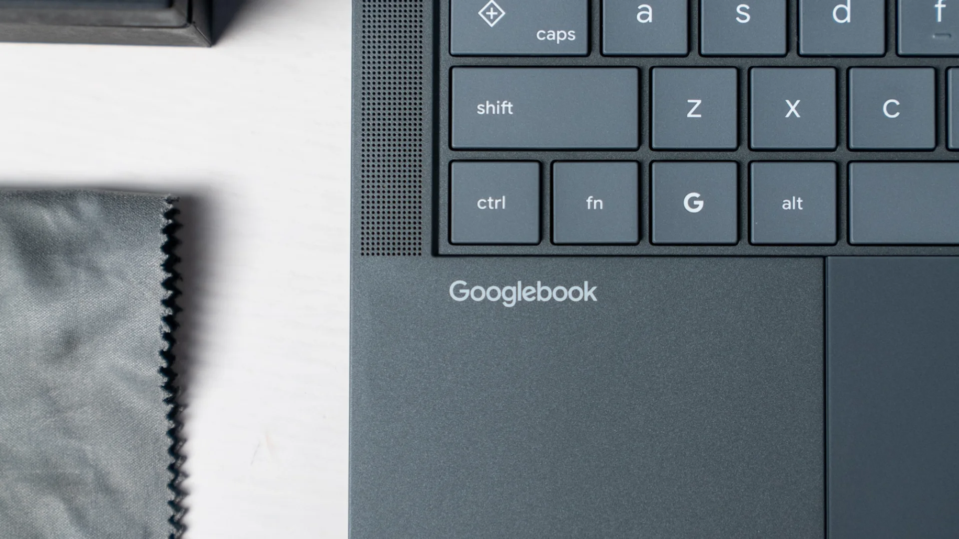 Google is bringing Chromebook’s best unlock feature to Googlebooks
